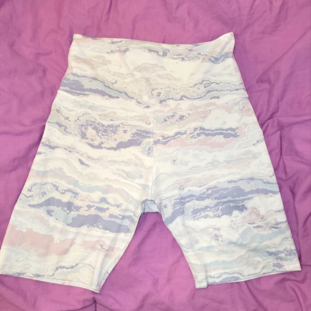 Beyond Yoga Marble Pattern Bike Shorts Size L